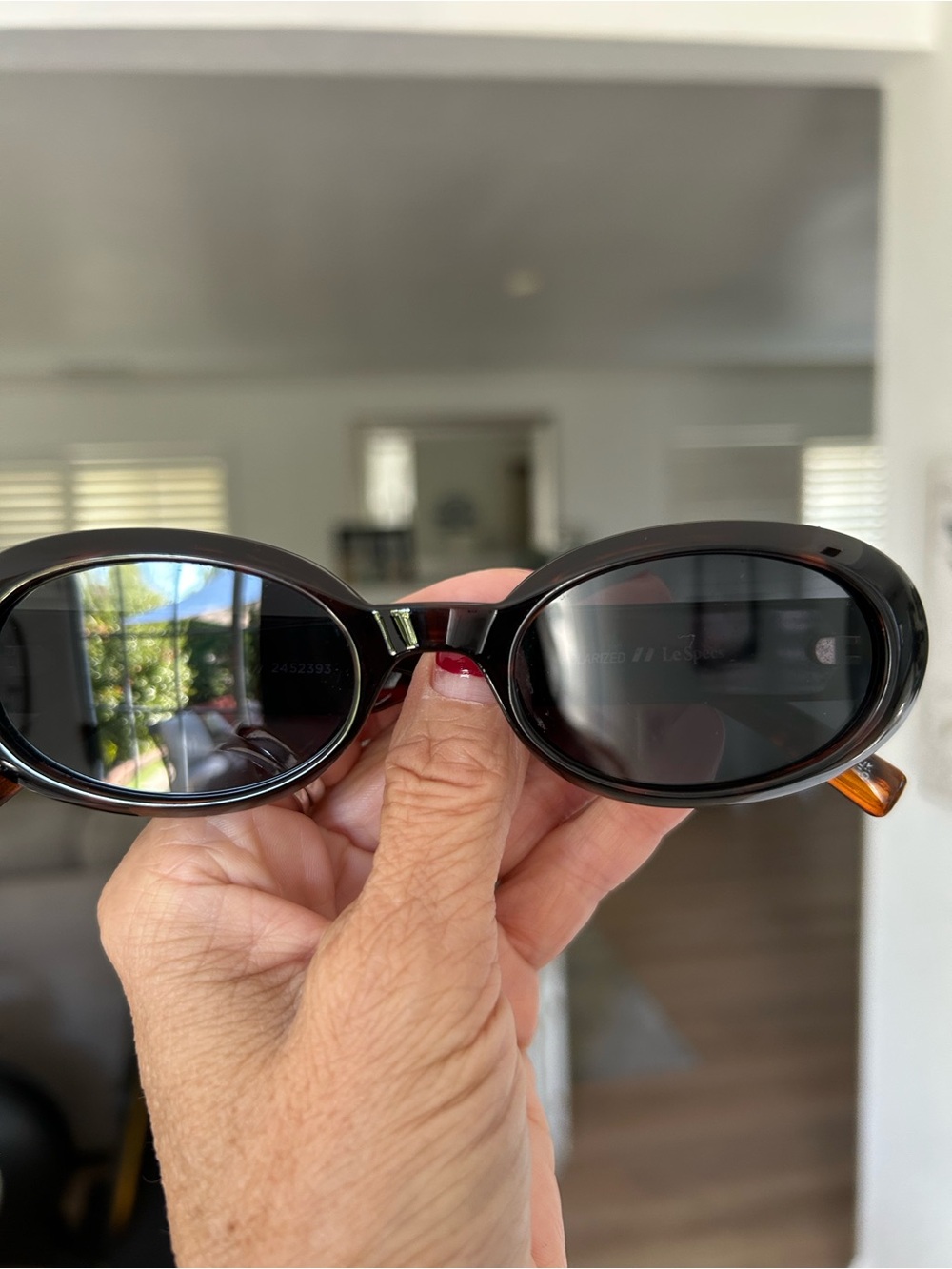 Le Specs tortoises shell oval polarized sunglasses
Stunning A condition